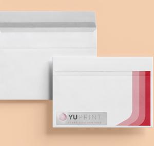 Sobre con ventana Yuprint en blanco con diseño corporativo en tonos rojos, ideal para envíos profesionales.