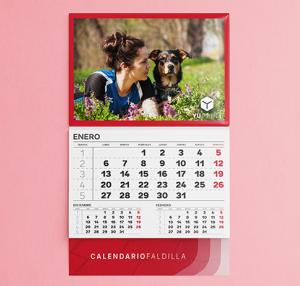 Calendario de faldilla personalizado con foto y diseño impreso de alta calidad